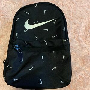 Nike lunchbox